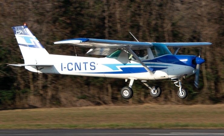 Cessna 152 I-CNTS view