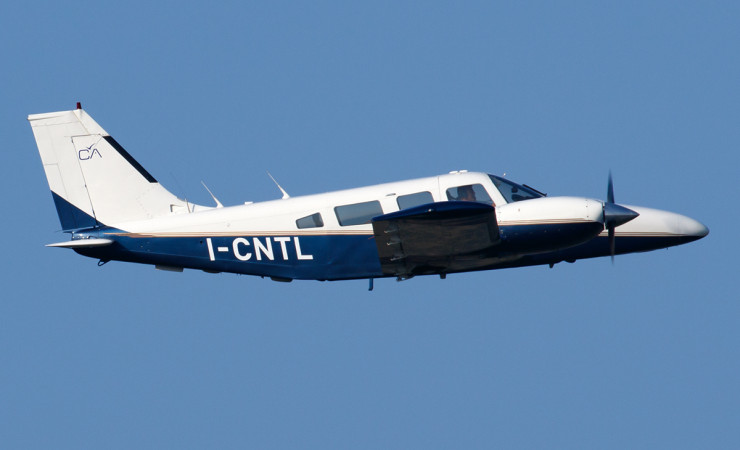 Piper PA-34-200T I-CNTL view